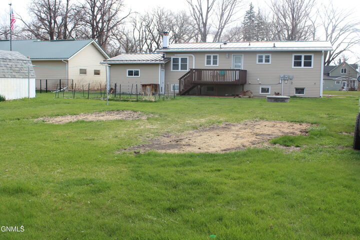 Property Photo:  304 Main Street  ND 58571 