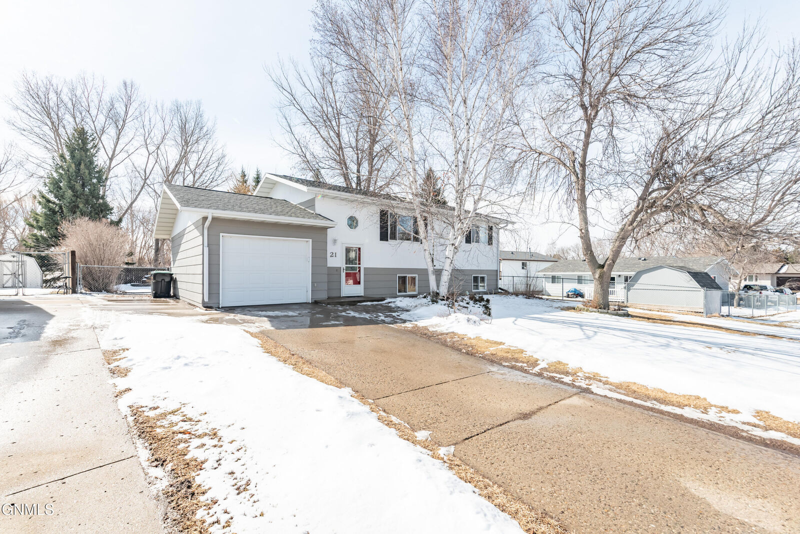 Property Photo: 21 Eckleson Road ND 58504