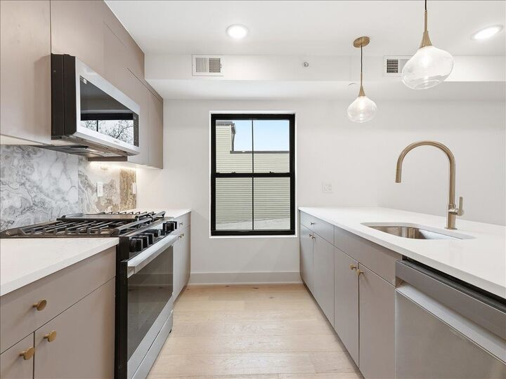 Property Photo:  62 Gardner Ave 3  NJ 07304 