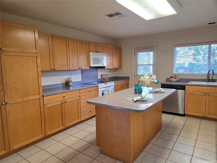 Property Photo:  91-255 Lukini Place 35  HI 96706 