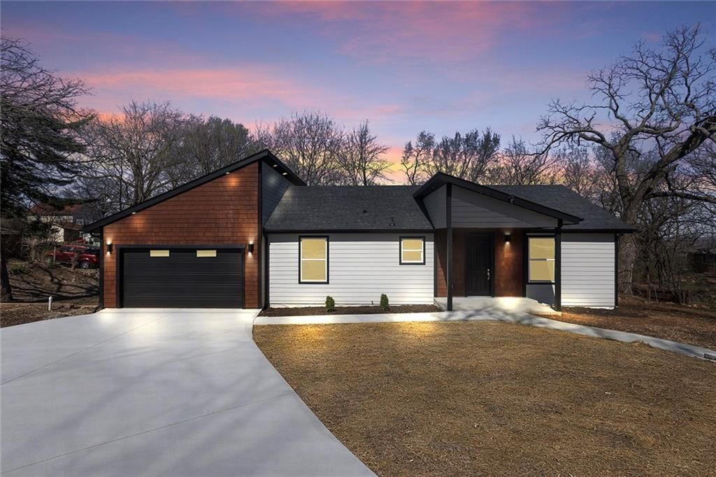 Property Photo: 1716 S Valley Street KS 66103