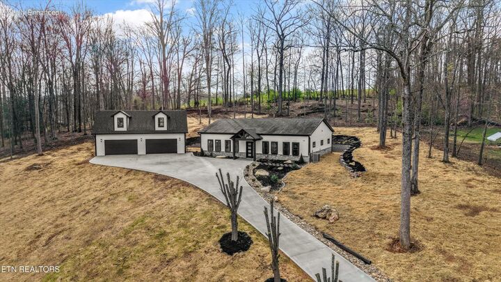 Property Photo: 710 Knight Rd TN 37920