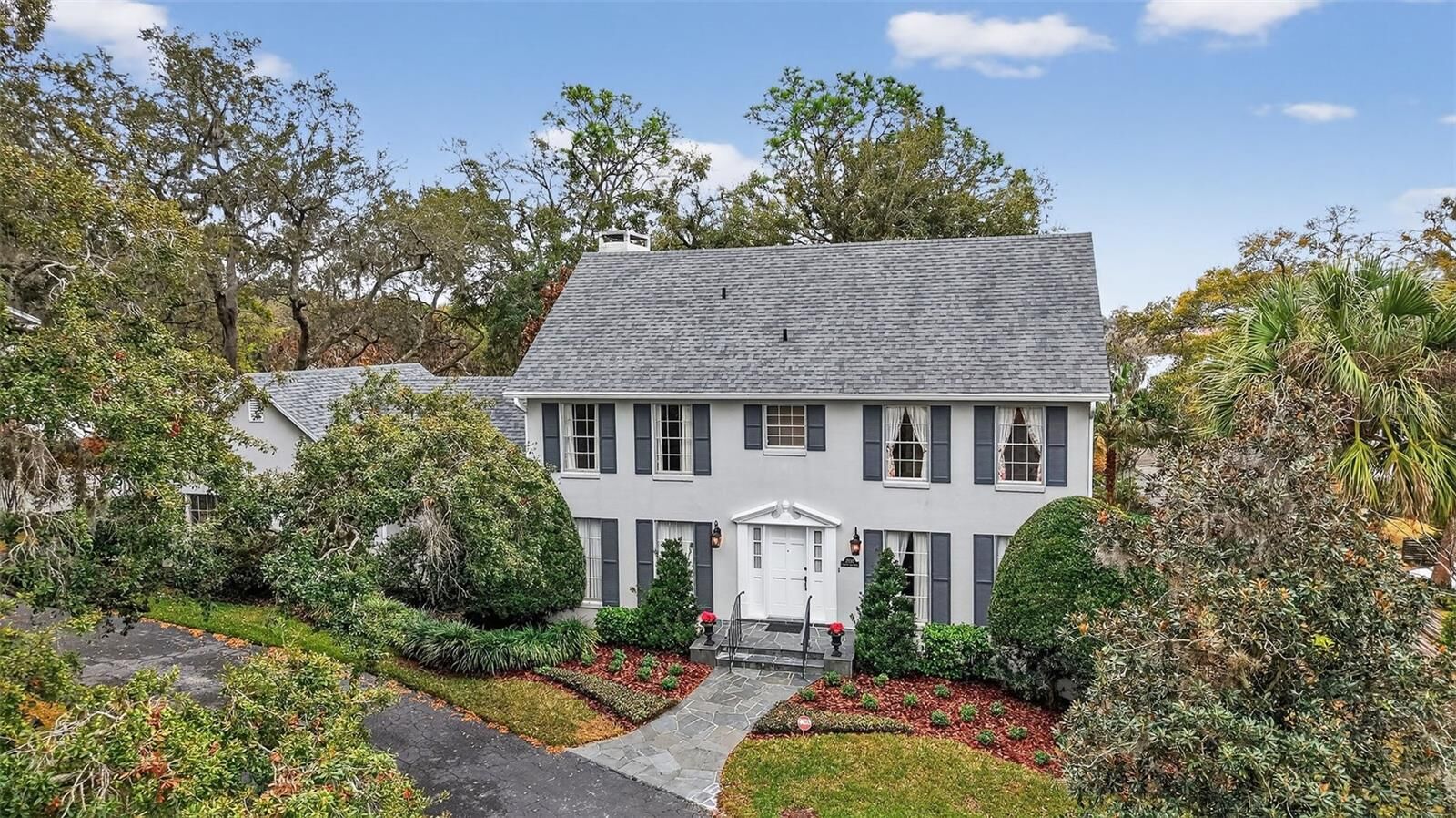 Property Photo: 2000 Country Club Drive FL 32726