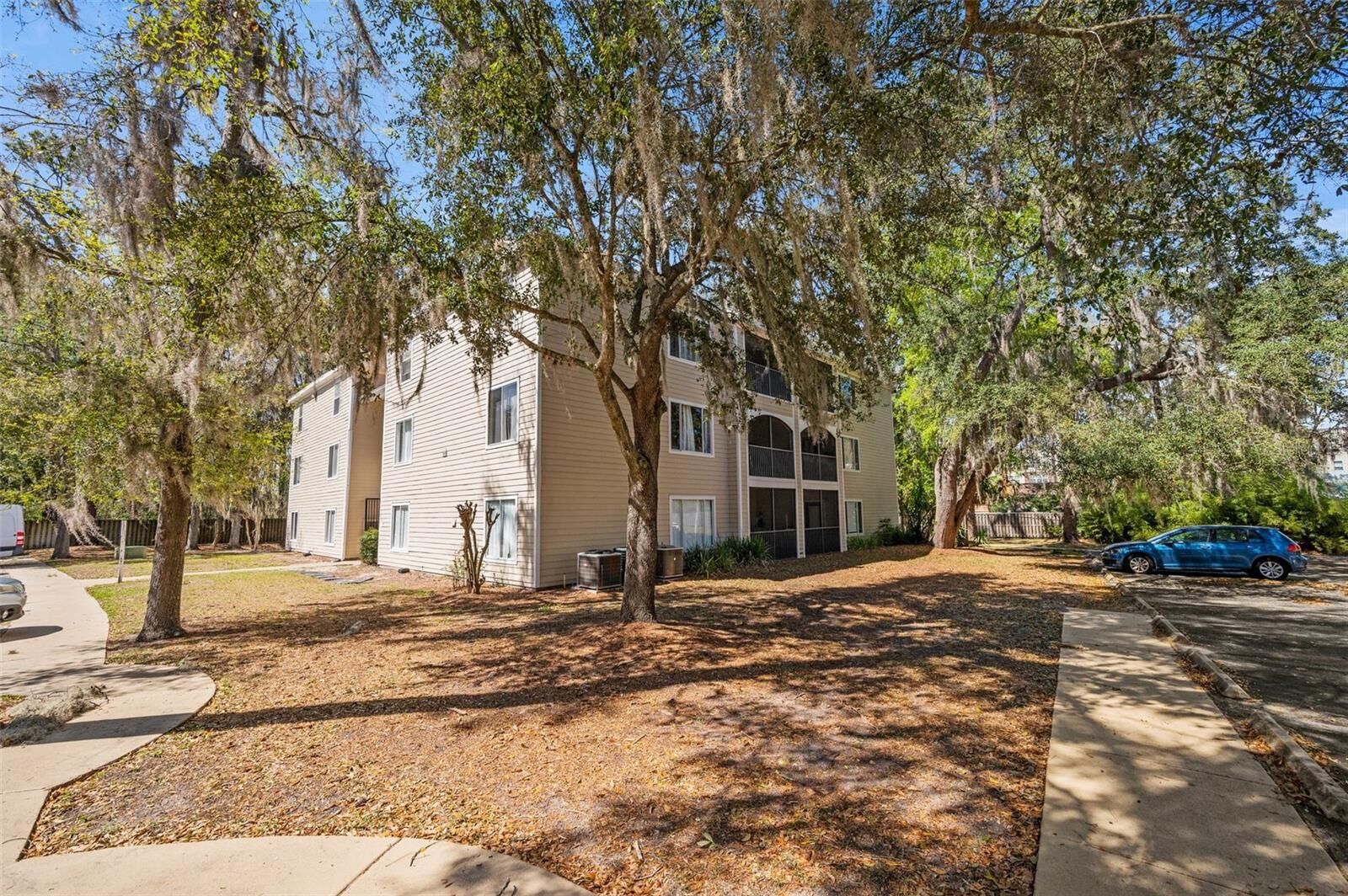 Property Photo:  3800 SW 20th Avenue 611  FL 32607 