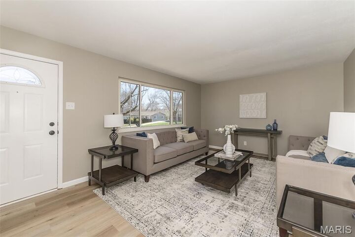 Property Photo:  27 Lennox Terrace  MO 63043 