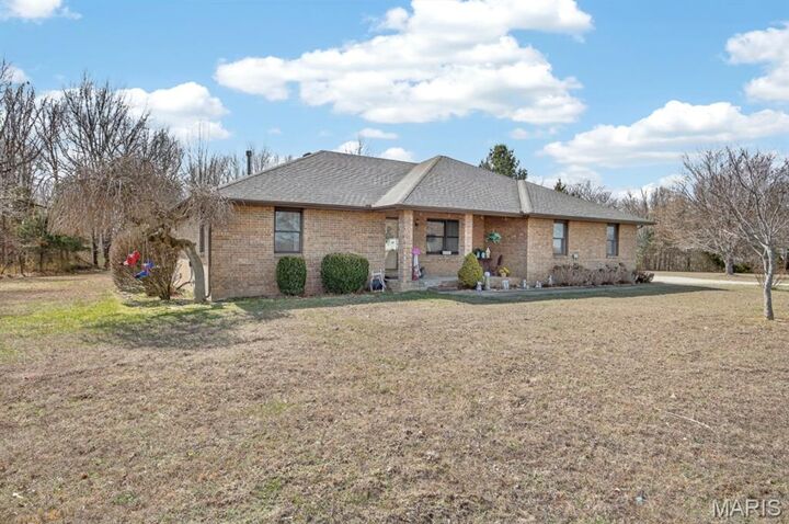 Property Photo:  18511 Oak Tree Lane  MO 65722 