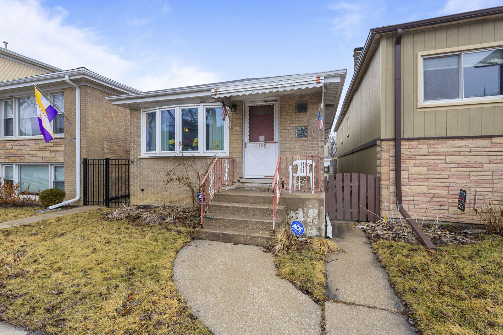 Property Photo: 1128 Circle Avenue IL 60130