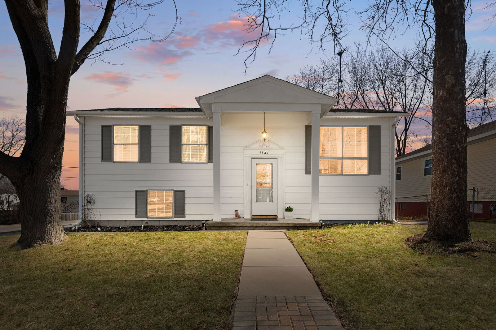 Property Photo: 1421 Barberry Lane IL 60073