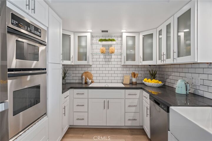 Property Photo:  13700 Marina Pointe 611  CA 90292 
