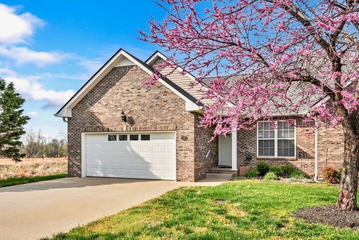 Property Photo:  37 Townsend Way 37  TN 37043 