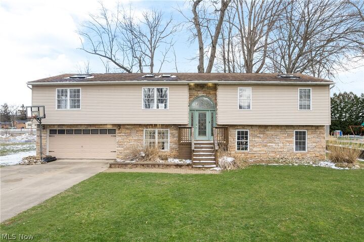 Property Photo:  4885 Will Drive  OH 44319 