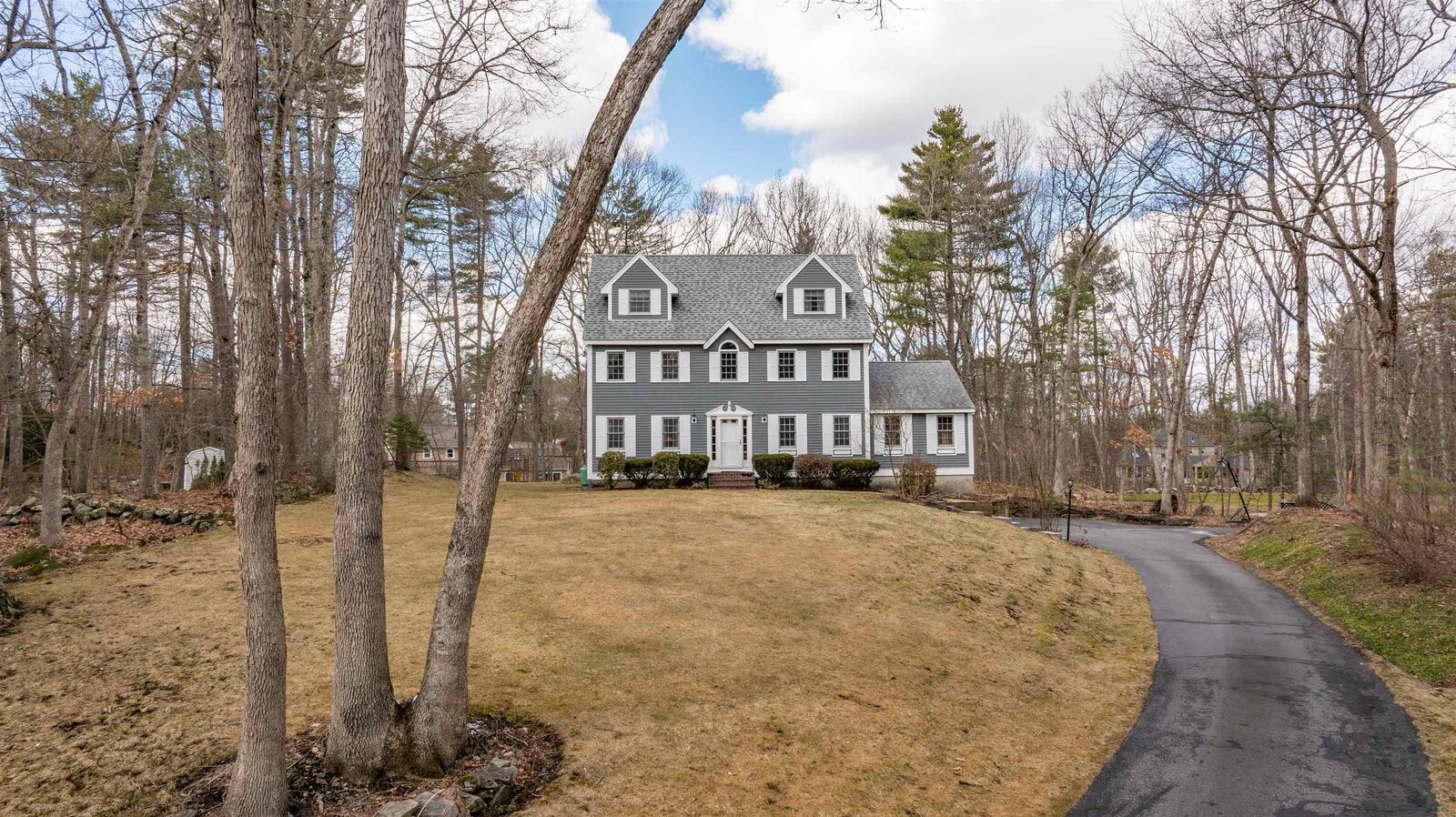 Property Photo:  28 Peaslee Court  NH 03841 