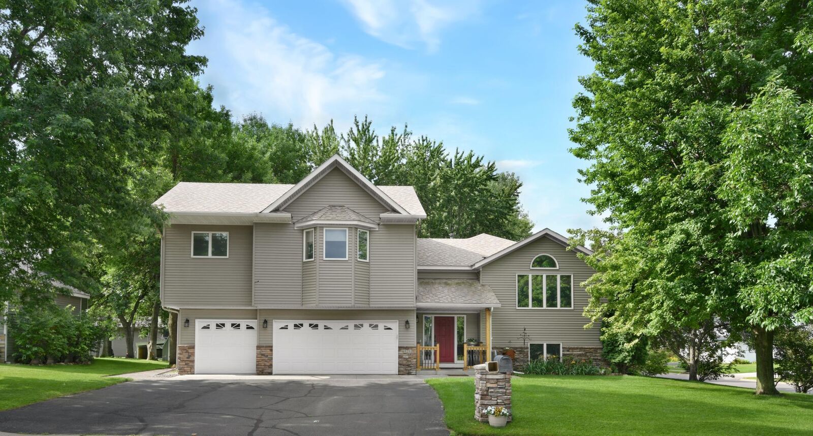 Property Photo:  826 3rd Street N  MN 56377 