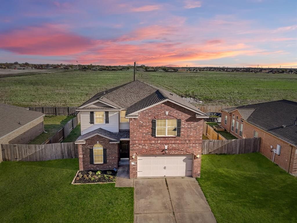 Property Photo:  312 Meadow View Lane  TX 75409 