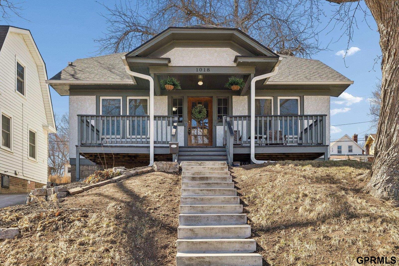 Property Photo:  1018 S 35 Avenue  NE 68105 
