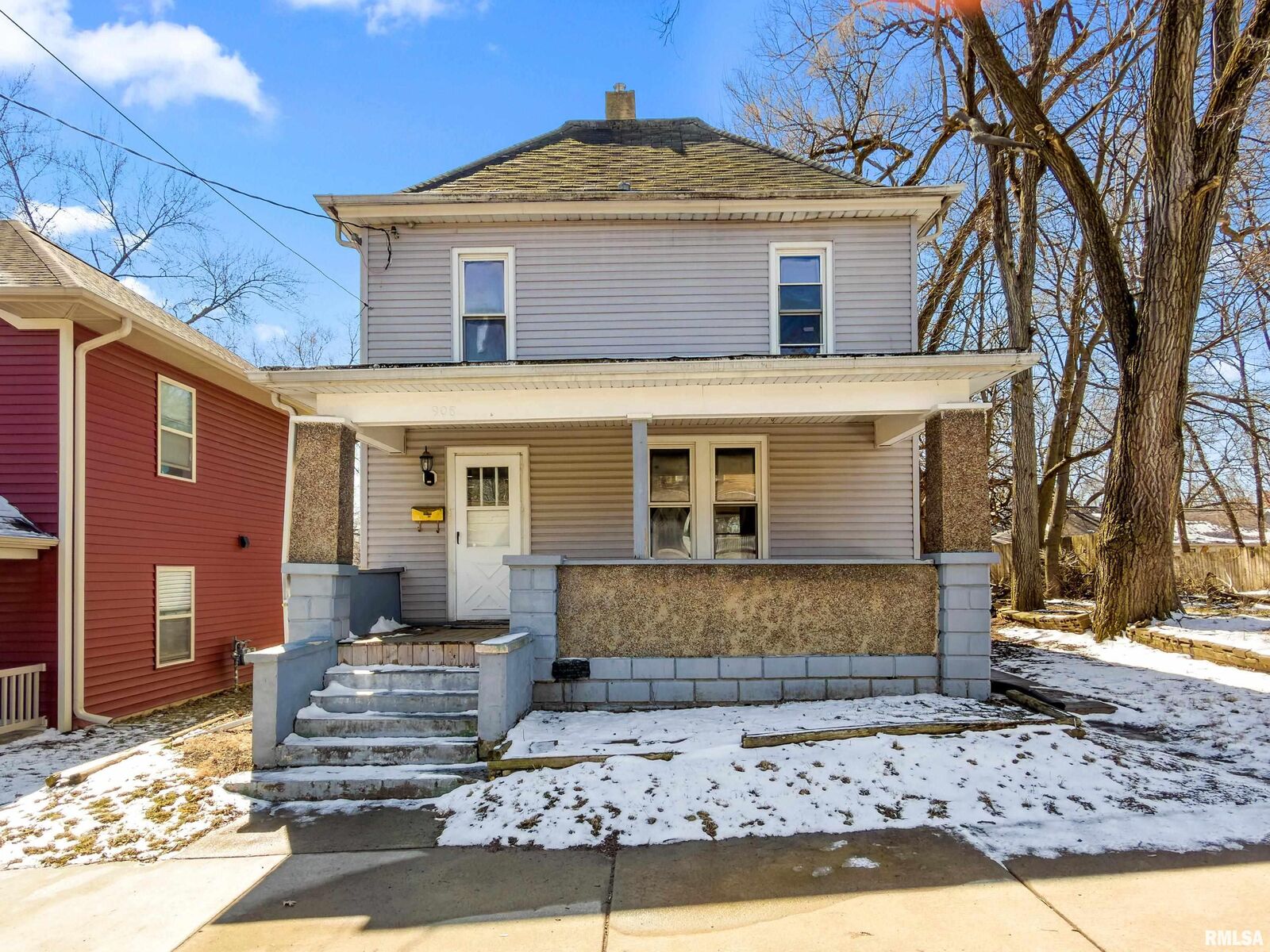 Property Photo: 908 E Behrends Avenue IL 61603