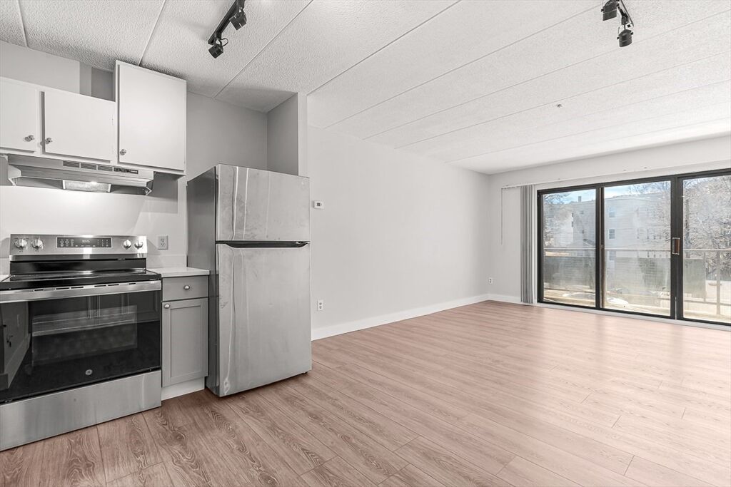 Property Photo:  881 Broadway 28  MA 02149 