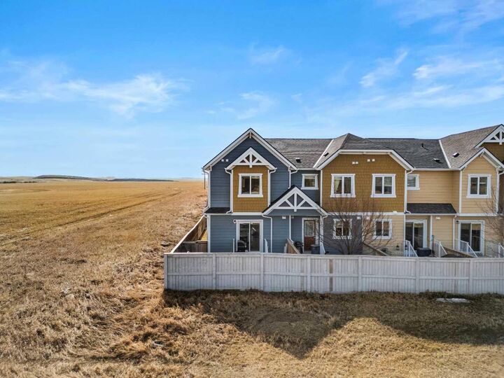 Property Photo:  2400 Ravenswood View SE 1101  AB T4A 0V7 