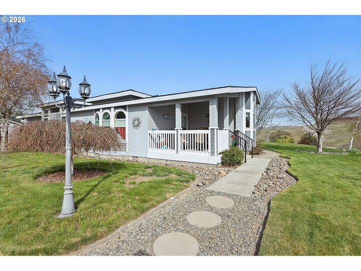 Property Photo:  1105 Columbia View Dr  OR 97812 