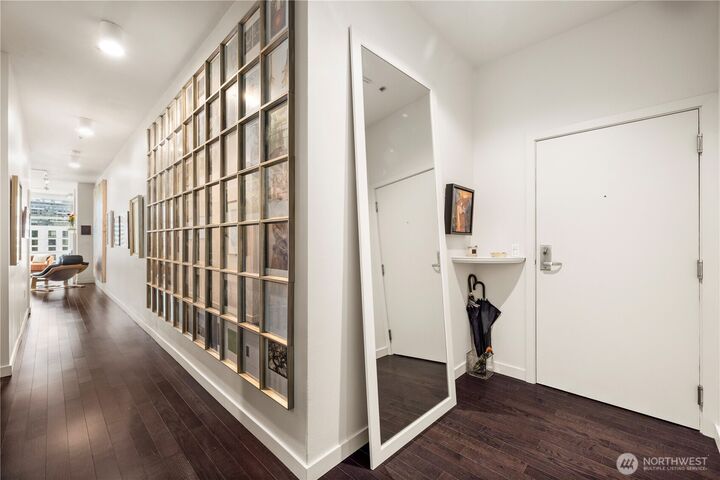 Property Photo:  303 E Pike Street 503  WA 98122 