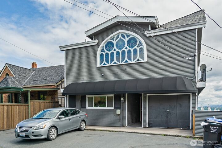 Property Photo:  2410  37th Avenue SW Upper  WA 98126 