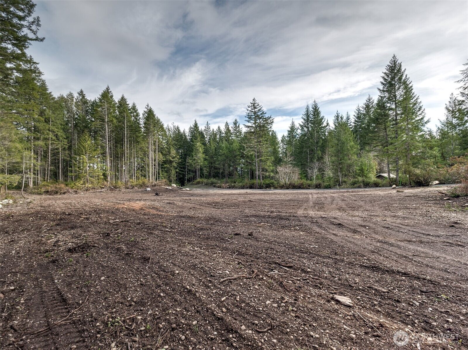 Property Photo: 621 E Strong Road WA 98584