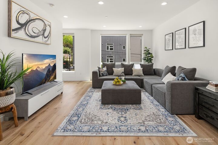 Property Photo: 18513 104th Avenue NE D(4) WA 98011