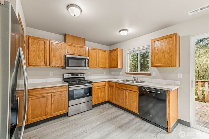 Property Photo: 12724 159th Street E WA 98374