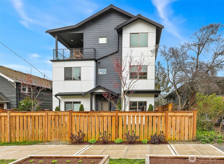 Property Photo: 7753 26th Avenue NW B WA 98117