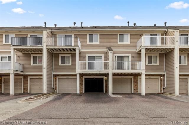 Property Photo: 1095 Beaver Run MI 48083