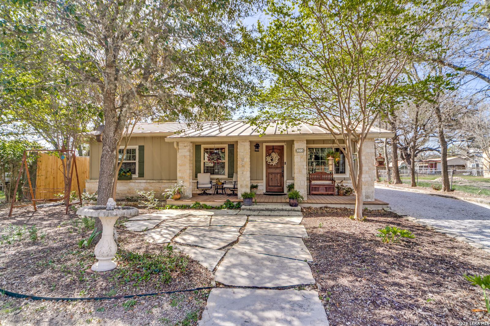 Property Photo: 313 Roosevelt TX 78006