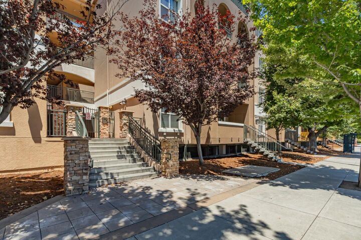 Property Photo:  1445 Fruitdale Avenue 101  CA 95128 