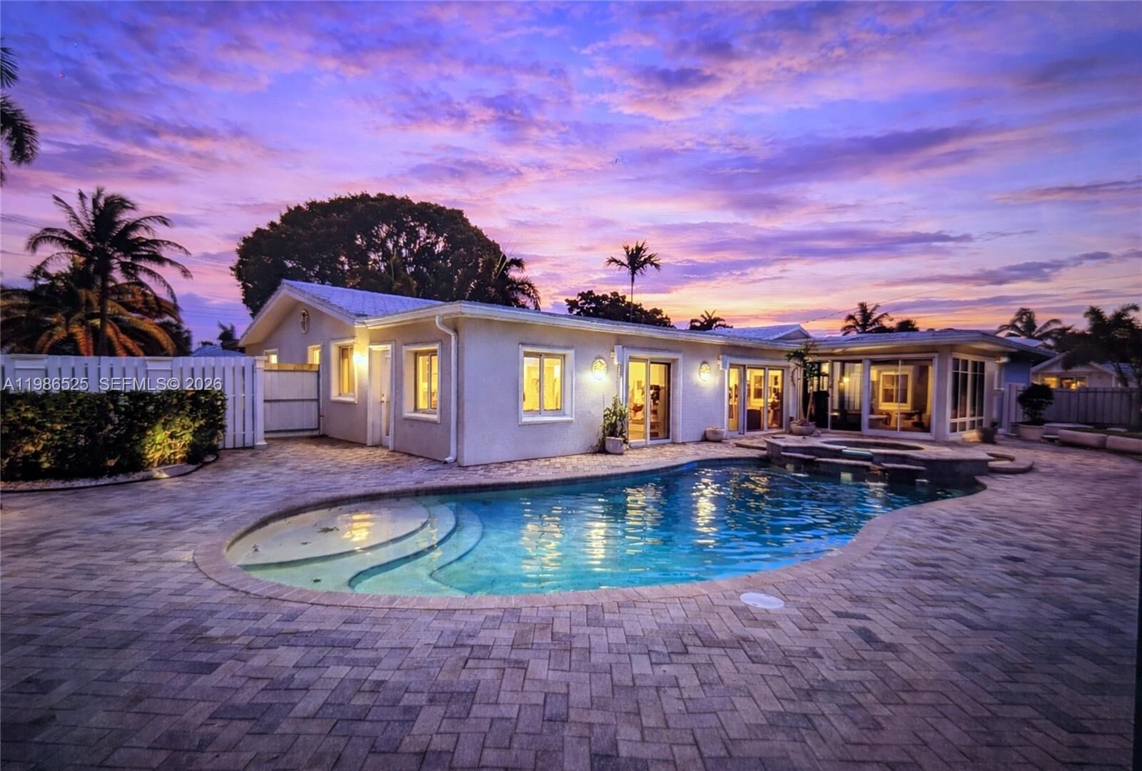 Property Photo:  2070 NE 65th St  FL 33308 