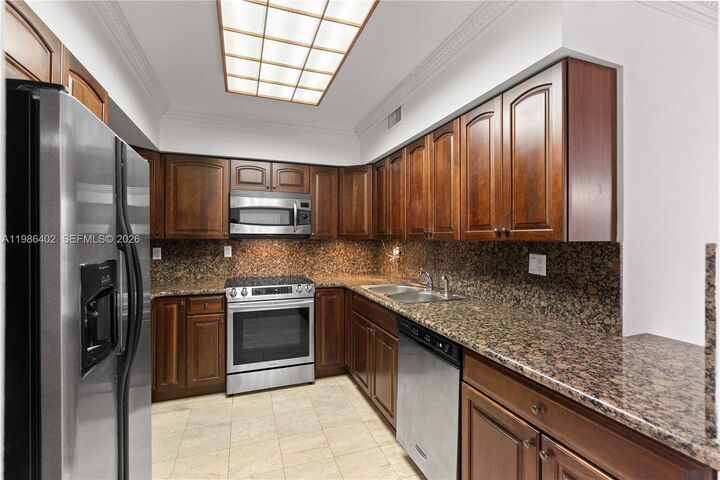 Property Photo: 3600 Mystic Pointe Dr 310 FL 33180