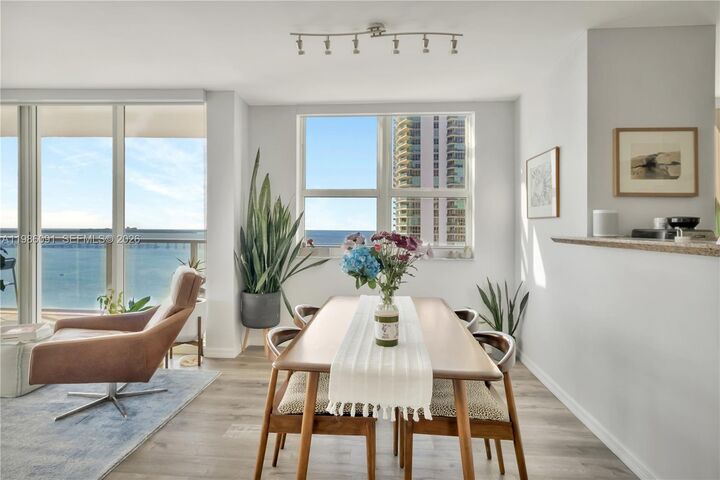 Property Photo:  1155 Brickell Bay Dr 3011  FL 33131 