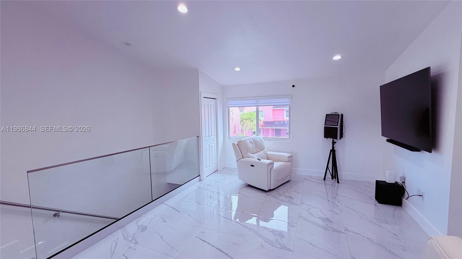 Property Photo:  8033 Lake Dr 203  FL 33166 