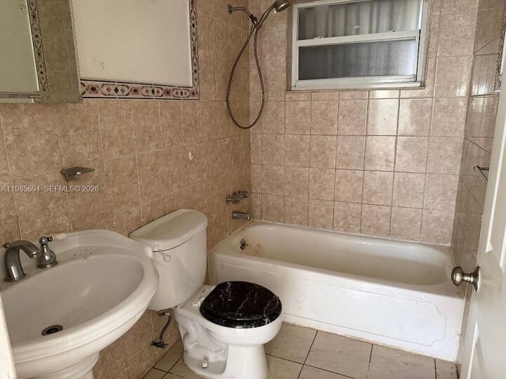 Property Photo:  2001 SW 100th Ave  FL 33025 