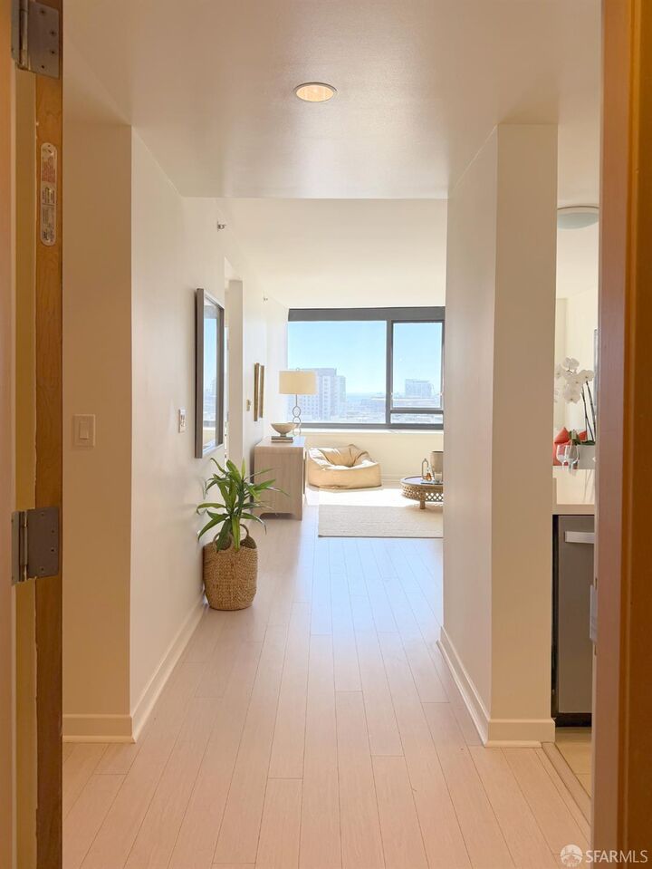 Property Photo:  260 King Street 1307  CA 94107 