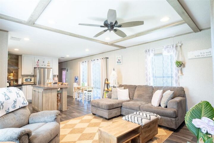 Property Photo: 925 Lebleu Road LA 70607