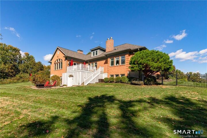 Property Photo:  6 Hamlin Court  CT 06804 