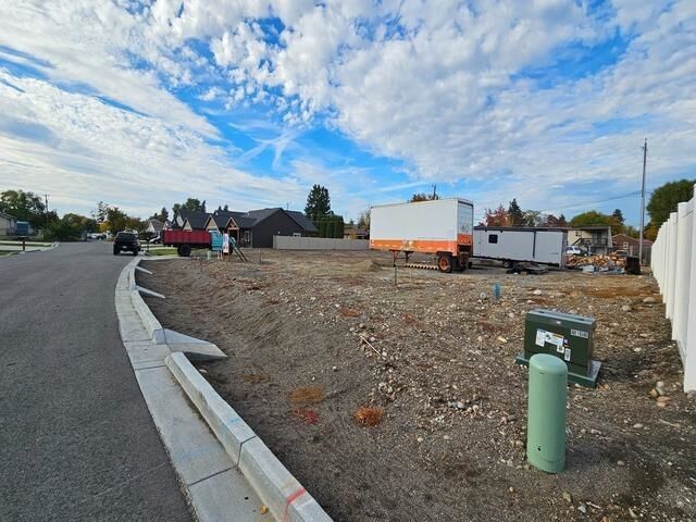 Property Photo:  8125 E Baldwin Ave  WA 99212 