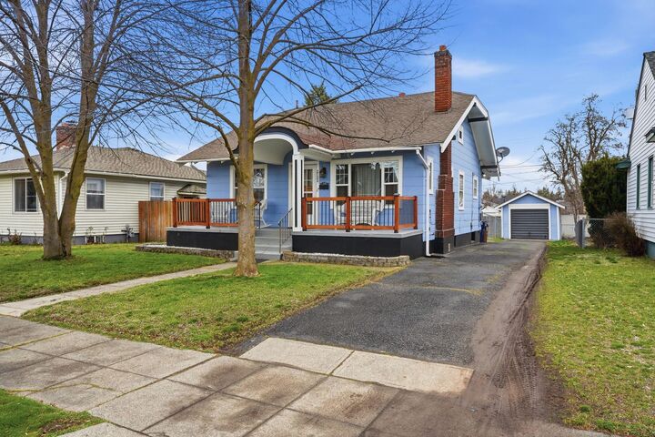 Property Photo:  2124 W Jackson Ave  WA 99205 