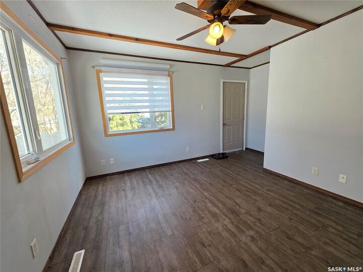 Property Photo: 1428 Winnie Street SK S9H 1R3