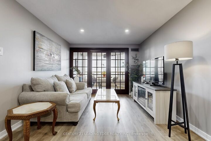 Photo de la propriété: 1880 Valley Farm Road 924 ON L1V 6B3