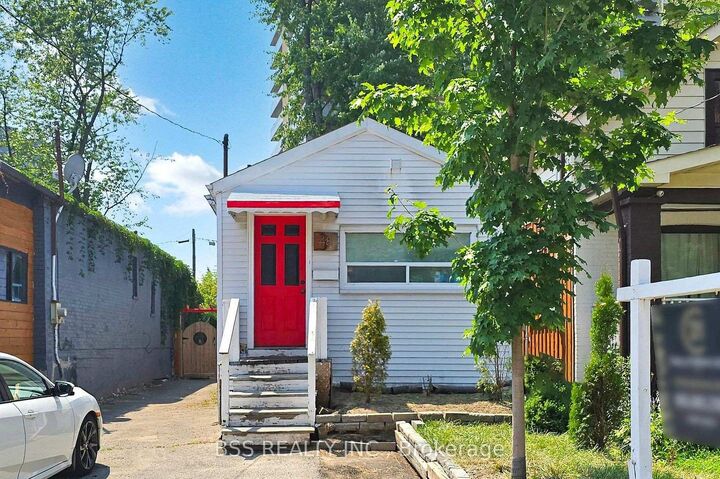 48 St Dunstan Drive — photo 1