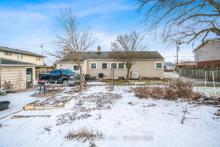 Property Photo: 18 Valley Road ON L2S 1Y6