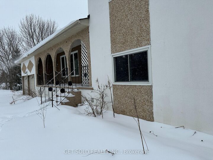 Property Photo: 780 Essa Road E ON L4N 9E9