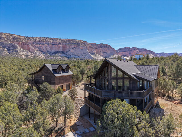 Property Photo: 375 W White Cliffs Dr UT 84758