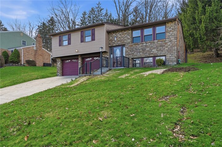 Property Photo:  8225 E Van Buren Drive  PA 15237 