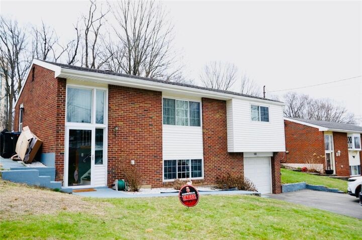 Property Photo: 180 Rosemont Dr PA 15108